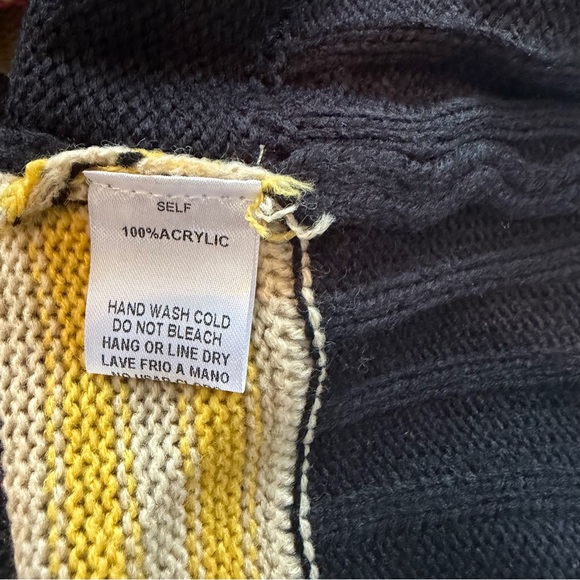 Easel Black Cozy Grandma Core Chic  Multicolor Patterned Sweater Size 1X - Picture 15 of 16